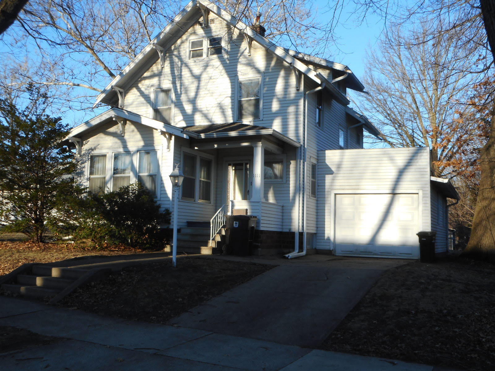 Home listing photo